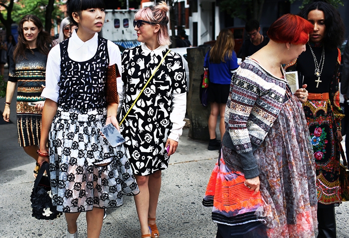 mixed-prints-street-style