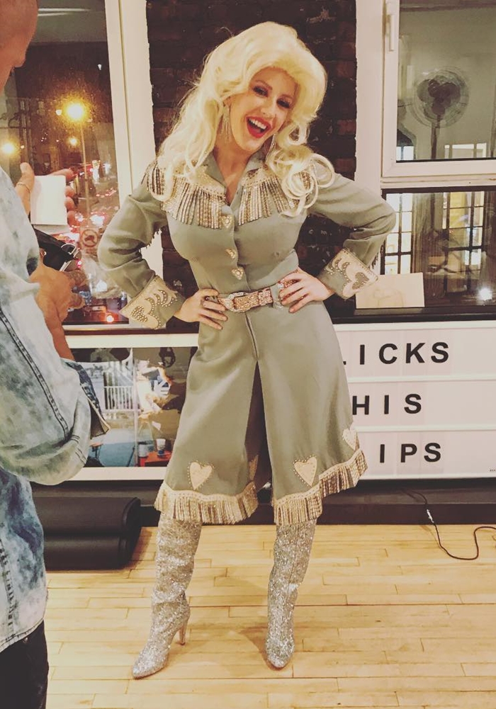 Elie-Gouding-dolly-parton