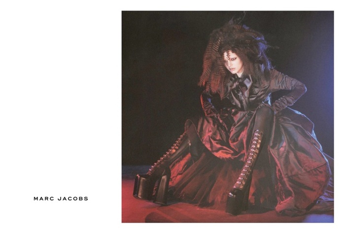 Kendall-Jenner-Marc-Jacobs-Fall-2016-Campaign