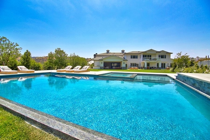 kylie-jenner-home-crisnet-17