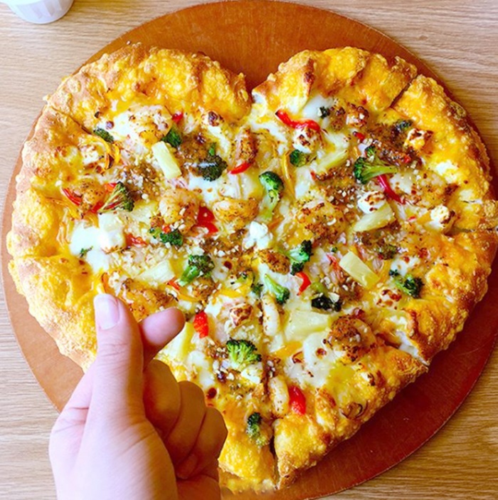 pizza hut pizza heart (2)