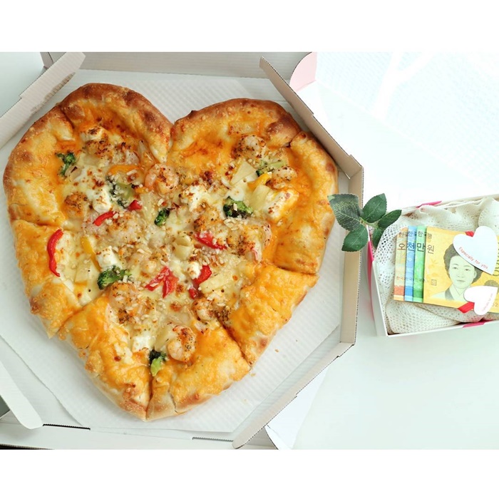 pizza hut pizza heart (6)
