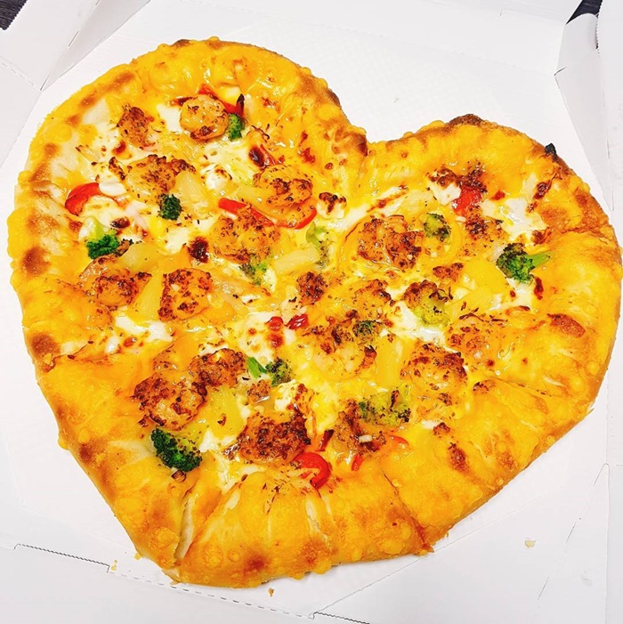 pizza hut pizza heart (7)