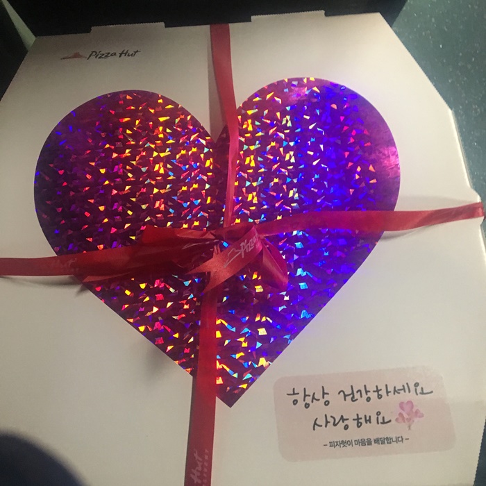 pizza hut pizza heart (8)