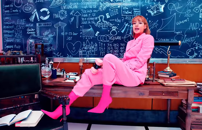 BLACKPINK - LISA - 3